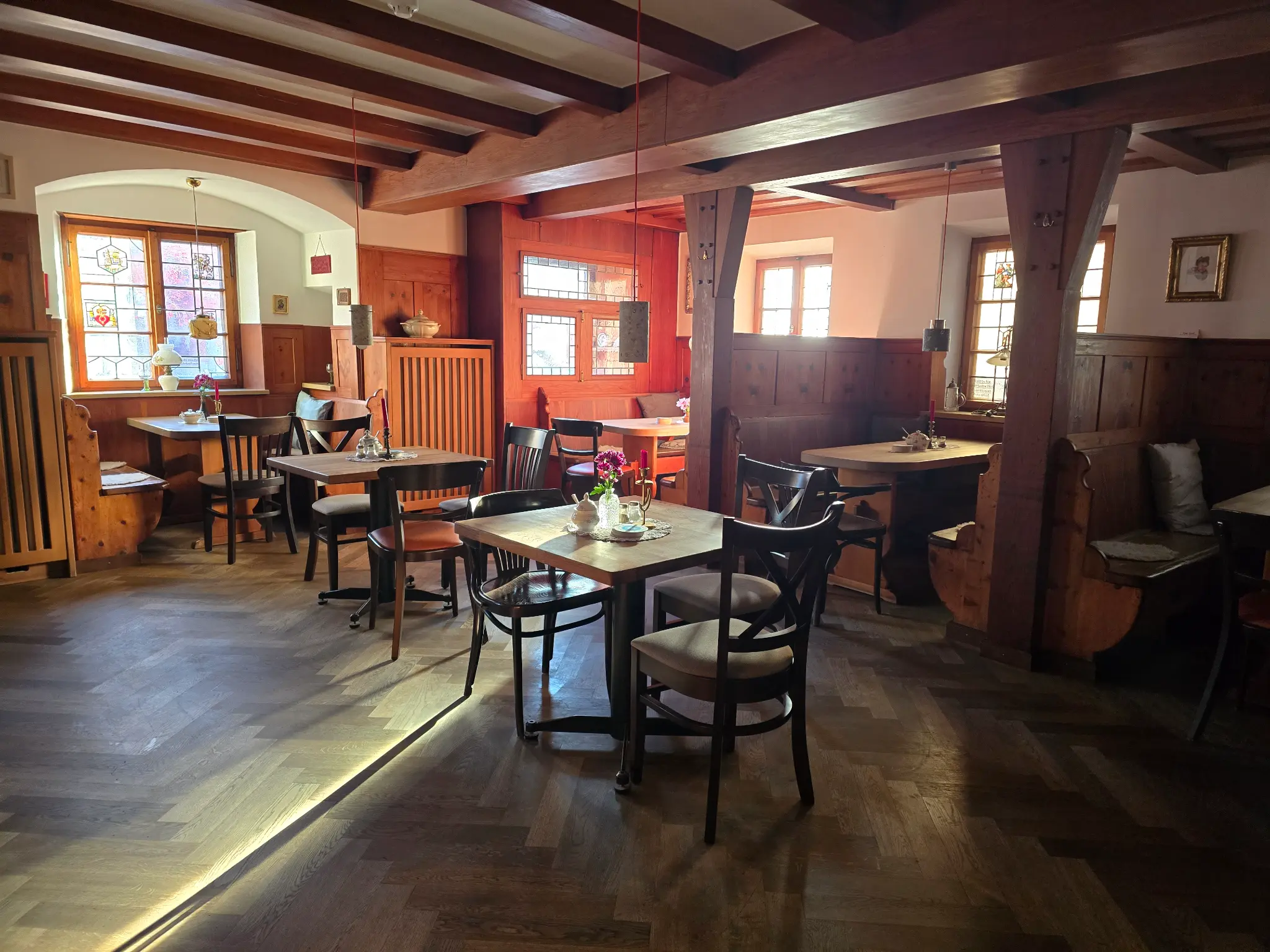 Gemütliche historische Gaststube im Bramerl